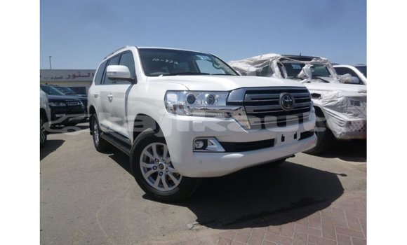 Buy Import Toyota Land Cruiser White Car in Import - Dubai in Dushanbe Buy Import Toyota Land Cruiser White Car in Import - Dubai in Dushanbe