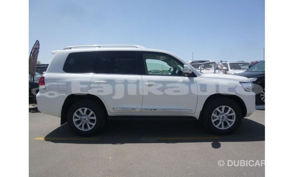Buy Import Toyota Land Cruiser White Car in Import - Dubai in Dushanbe Buy Import Toyota Land Cruiser White Car in Import - Dubai in Dushanbe