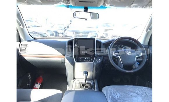 Buy Import Toyota Land Cruiser White Car in Import - Dubai in Dushanbe Buy Import Toyota Land Cruiser White Car in Import - Dubai in Dushanbe