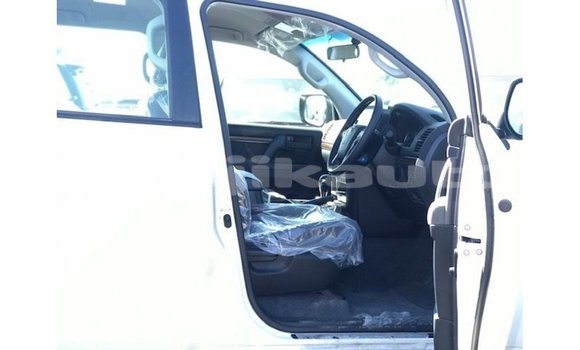 Buy Import Toyota Land Cruiser White Car in Import - Dubai in Dushanbe Buy Import Toyota Land Cruiser White Car in Import - Dubai in Dushanbe