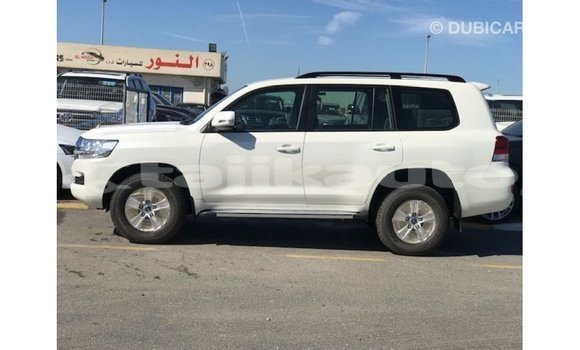 Buy Import Toyota Land Cruiser White Car in Import - Dubai in Dushanbe Buy Import Toyota Land Cruiser White Car in Import - Dubai in Dushanbe