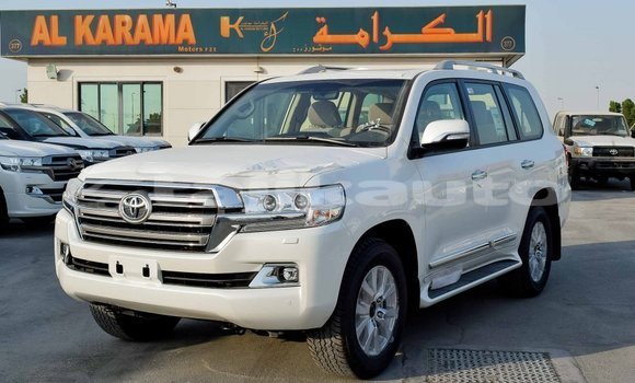 Buy Import Toyota Land Cruiser White Car in Import - Dubai in Dushanbe Buy Import Toyota Land Cruiser White Car in Import - Dubai in Dushanbe