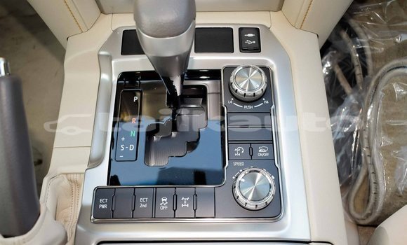 Buy Import Toyota Land Cruiser White Car in Import - Dubai in Dushanbe Buy Import Toyota Land Cruiser White Car in Import - Dubai in Dushanbe
