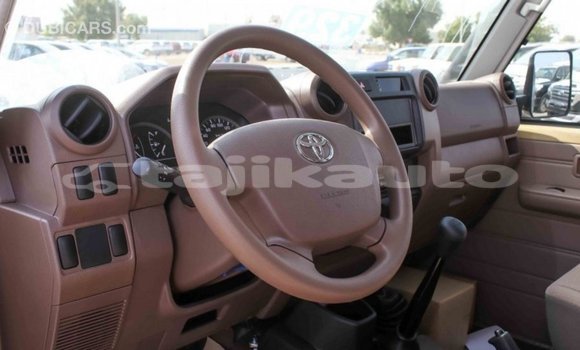 Buy Import Toyota Land Cruiser Beige Car in Import - Dubai in Dushanbe Buy Import Toyota Land Cruiser Beige Car in Import - Dubai in Dushanbe