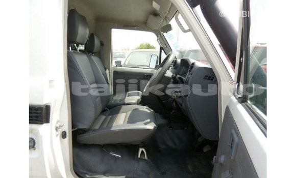 Buy Import Toyota Land Cruiser White Car in Import - Dubai in Dushanbe Buy Import Toyota Land Cruiser White Car in Import - Dubai in Dushanbe