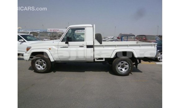 Buy Import Toyota Land Cruiser White Car in Import - Dubai in Dushanbe Buy Import Toyota Land Cruiser White Car in Import - Dubai in Dushanbe