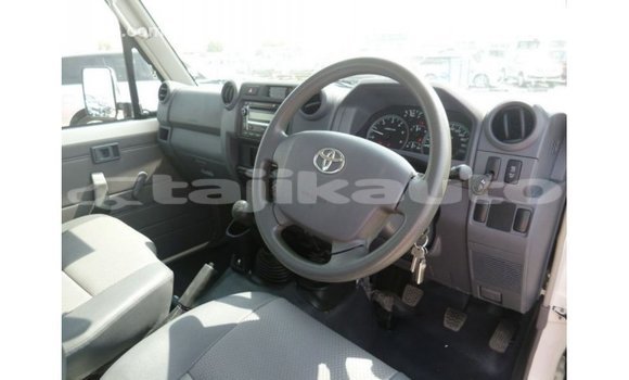 Buy Import Toyota Land Cruiser White Car in Import - Dubai in Dushanbe Buy Import Toyota Land Cruiser White Car in Import - Dubai in Dushanbe