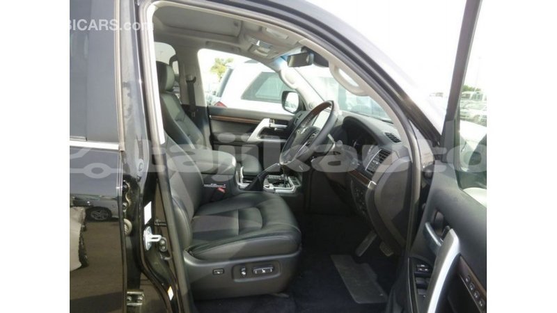 Big with watermark toyota land cruiser dushanbe import dubai 2743