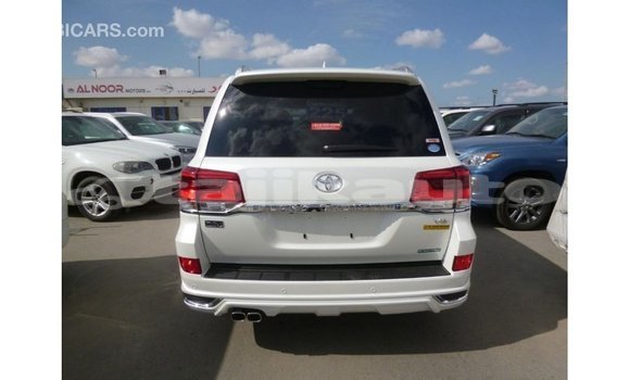 Buy Import Toyota Land Cruiser White Car in Import - Dubai in Dushanbe Buy Import Toyota Land Cruiser White Car in Import - Dubai in Dushanbe