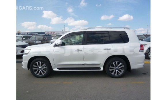 Buy Import Toyota Land Cruiser White Car in Import - Dubai in Dushanbe Buy Import Toyota Land Cruiser White Car in Import - Dubai in Dushanbe