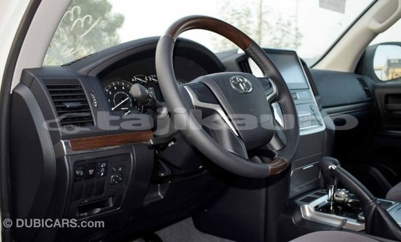 Buy Import Toyota Land Cruiser White Car in Import - Dubai in Dushanbe Buy Import Toyota Land Cruiser White Car in Import - Dubai in Dushanbe