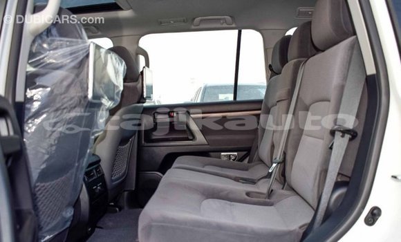 Buy Import Toyota Land Cruiser White Car in Import - Dubai in Dushanbe Buy Import Toyota Land Cruiser White Car in Import - Dubai in Dushanbe