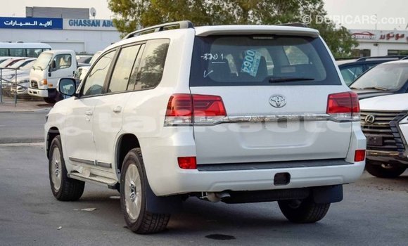 Buy Import Toyota Land Cruiser White Car in Import - Dubai in Dushanbe Buy Import Toyota Land Cruiser White Car in Import - Dubai in Dushanbe