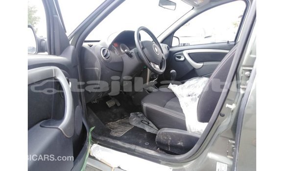 Buy Import Renault Duster Green Car in Import - Dubai in Dushanbe Buy Import Renault Duster Green Car in Import - Dubai in Dushanbe