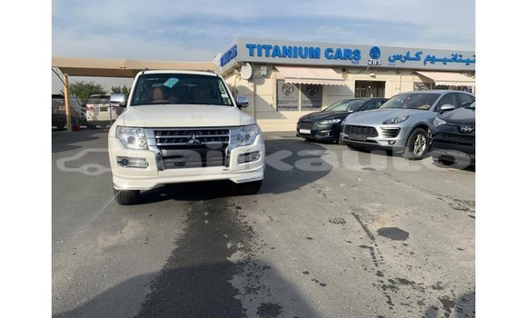 Buy Import Mitsubishi Pajero White Car in Import - Dubai in Dushanbe Buy Import Mitsubishi Pajero White Car in Import - Dubai in Dushanbe