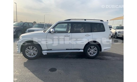 Buy Import Mitsubishi Pajero White Car in Import - Dubai in Dushanbe Buy Import Mitsubishi Pajero White Car in Import - Dubai in Dushanbe