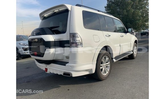 Buy Import Mitsubishi Pajero White Car in Import - Dubai in Dushanbe Buy Import Mitsubishi Pajero White Car in Import - Dubai in Dushanbe