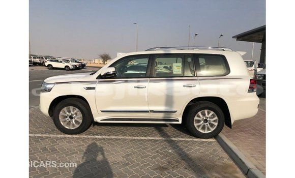 Buy Import Toyota Land Cruiser White Car in Import - Dubai in Dushanbe Buy Import Toyota Land Cruiser White Car in Import - Dubai in Dushanbe