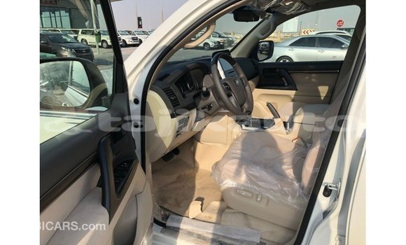 Buy Import Toyota Land Cruiser White Car in Import - Dubai in Dushanbe Buy Import Toyota Land Cruiser White Car in Import - Dubai in Dushanbe