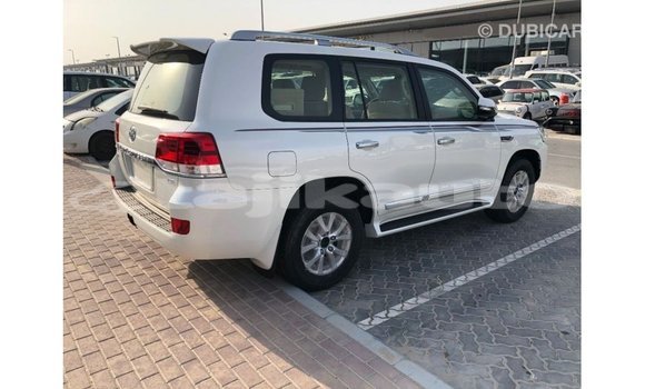 Buy Import Toyota Land Cruiser White Car in Import - Dubai in Dushanbe Buy Import Toyota Land Cruiser White Car in Import - Dubai in Dushanbe
