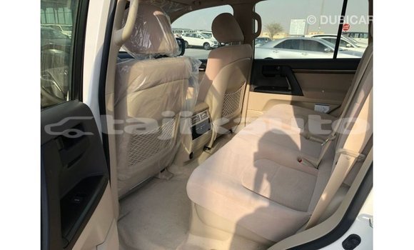 Buy Import Toyota Land Cruiser White Car in Import - Dubai in Dushanbe Buy Import Toyota Land Cruiser White Car in Import - Dubai in Dushanbe
