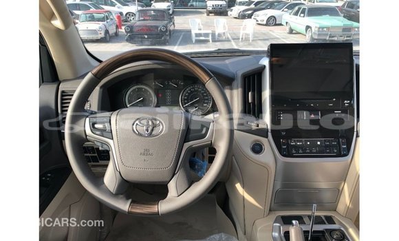 Buy Import Toyota Land Cruiser White Car in Import - Dubai in Dushanbe Buy Import Toyota Land Cruiser White Car in Import - Dubai in Dushanbe