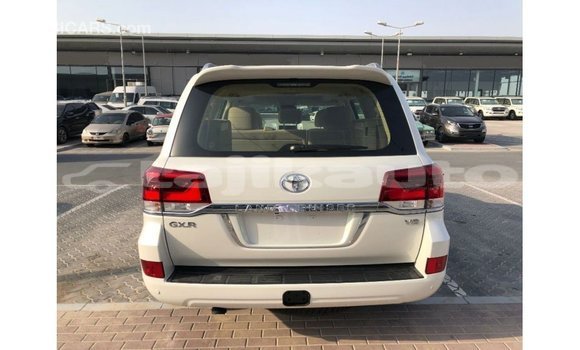 Buy Import Toyota Land Cruiser White Car in Import - Dubai in Dushanbe Buy Import Toyota Land Cruiser White Car in Import - Dubai in Dushanbe