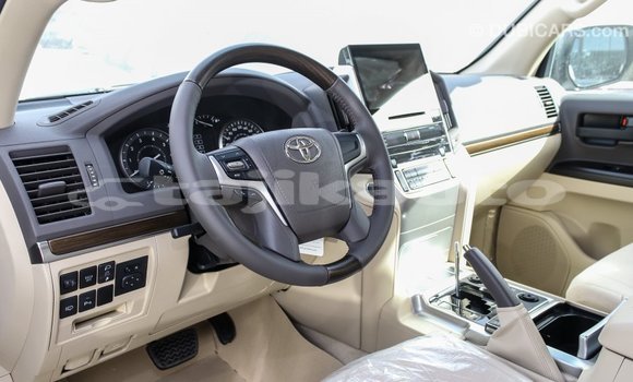 Buy Import Toyota Land Cruiser White Car in Import - Dubai in Dushanbe Buy Import Toyota Land Cruiser White Car in Import - Dubai in Dushanbe