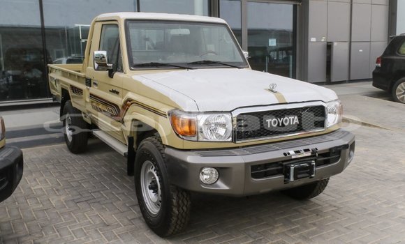 Buy Import Toyota Land Cruiser Beige Car in Import - Dubai in Dushanbe Buy Import Toyota Land Cruiser Beige Car in Import - Dubai in Dushanbe