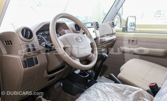 Buy Import Toyota Land Cruiser Beige Car in Import - Dubai in Dushanbe Buy Import Toyota Land Cruiser Beige Car in Import - Dubai in Dushanbe