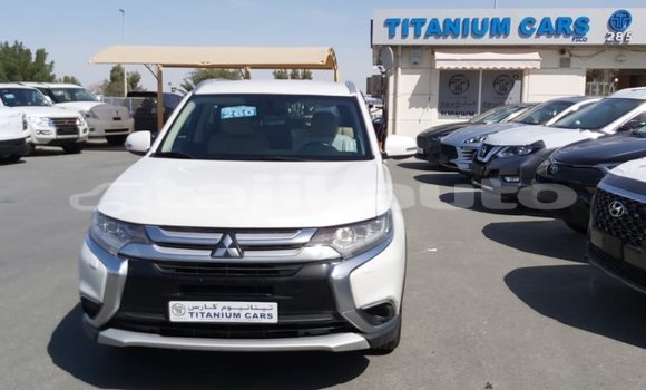 Buy Import Mitsubishi Outlander White Car in Import - Dubai in Dushanbe Buy Import Mitsubishi Outlander White Car in Import - Dubai in Dushanbe