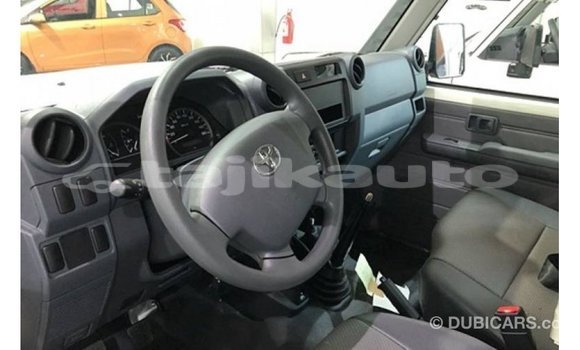 Buy Import Toyota Land Cruiser White Car in Import - Dubai in Dushanbe Buy Import Toyota Land Cruiser White Car in Import - Dubai in Dushanbe