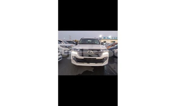 Buy Import Toyota Land Cruiser White Car in Import - Dubai in Dushanbe Buy Import Toyota Land Cruiser White Car in Import - Dubai in Dushanbe