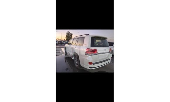 Buy Import Toyota Land Cruiser White Car in Import - Dubai in Dushanbe Buy Import Toyota Land Cruiser White Car in Import - Dubai in Dushanbe