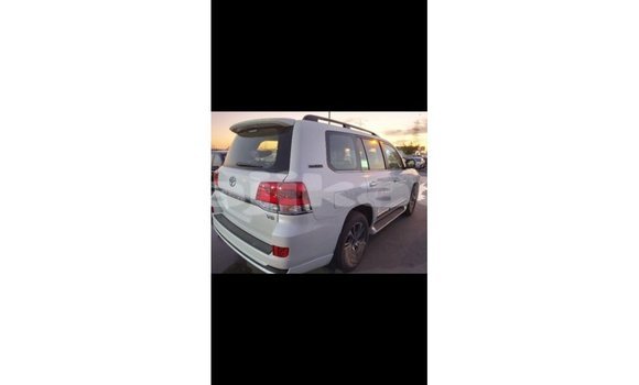 Buy Import Toyota Land Cruiser White Car in Import - Dubai in Dushanbe Buy Import Toyota Land Cruiser White Car in Import - Dubai in Dushanbe