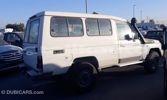 Buy Import Toyota Land Cruiser White Car in Import - Dubai in Dushanbe Buy Import Toyota Land Cruiser White Car in Import - Dubai in Dushanbe