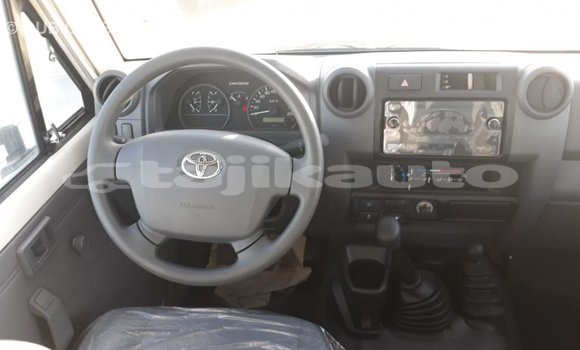 Buy Import Toyota Land Cruiser White Car in Import - Dubai in Dushanbe Buy Import Toyota Land Cruiser White Car in Import - Dubai in Dushanbe