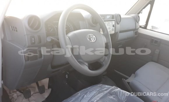 Buy Import Toyota Land Cruiser White Car in Import - Dubai in Dushanbe Buy Import Toyota Land Cruiser White Car in Import - Dubai in Dushanbe