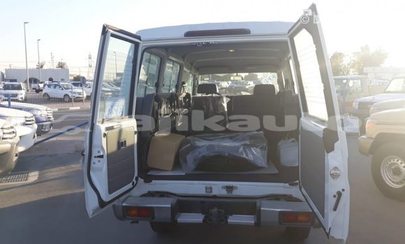 Buy Import Toyota Land Cruiser White Car in Import - Dubai in Dushanbe Buy Import Toyota Land Cruiser White Car in Import - Dubai in Dushanbe