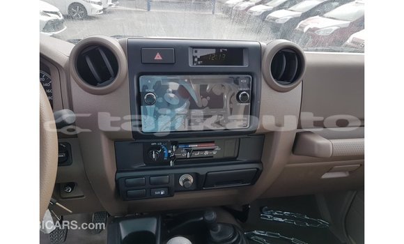 Buy Import Toyota Land Cruiser Beige Car in Import - Dubai in Dushanbe Buy Import Toyota Land Cruiser Beige Car in Import - Dubai in Dushanbe