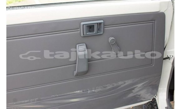 Buy Import Toyota Land Cruiser White Car in Import - Dubai in Dushanbe Buy Import Toyota Land Cruiser White Car in Import - Dubai in Dushanbe