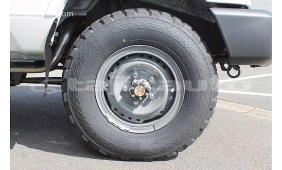 Buy Import Toyota Land Cruiser White Car in Import - Dubai in Dushanbe Buy Import Toyota Land Cruiser White Car in Import - Dubai in Dushanbe