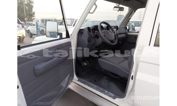 Buy Import Toyota Land Cruiser White Car in Import - Dubai in Dushanbe Buy Import Toyota Land Cruiser White Car in Import - Dubai in Dushanbe