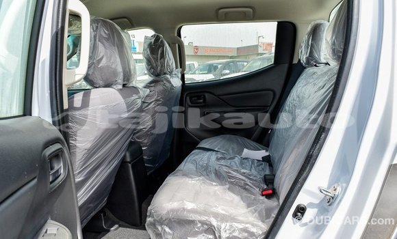 Buy Import Mitsubishi L200 White Car in Import - Dubai in Dushanbe Buy Import Mitsubishi L200 White Car in Import - Dubai in Dushanbe