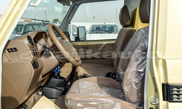 Buy Import Toyota Land Cruiser Beige Car in Import - Dubai in Dushanbe Buy Import Toyota Land Cruiser Beige Car in Import - Dubai in Dushanbe