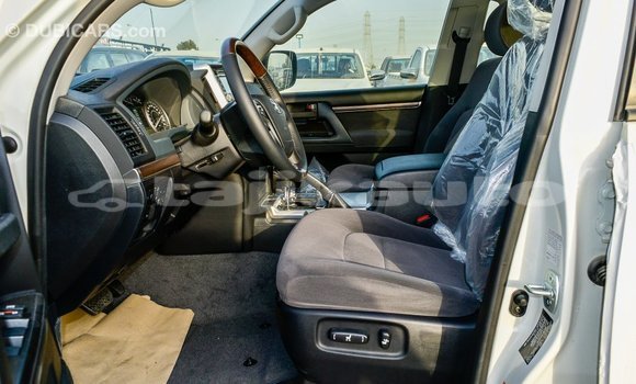 Buy Import Toyota Land Cruiser White Car in Import - Dubai in Dushanbe Buy Import Toyota Land Cruiser White Car in Import - Dubai in Dushanbe