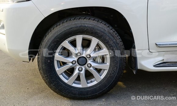 Buy Import Toyota Land Cruiser White Car in Import - Dubai in Dushanbe Buy Import Toyota Land Cruiser White Car in Import - Dubai in Dushanbe