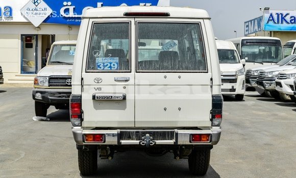 Buy Import Toyota Land Cruiser White Car in Import - Dubai in Dushanbe Buy Import Toyota Land Cruiser White Car in Import - Dubai in Dushanbe