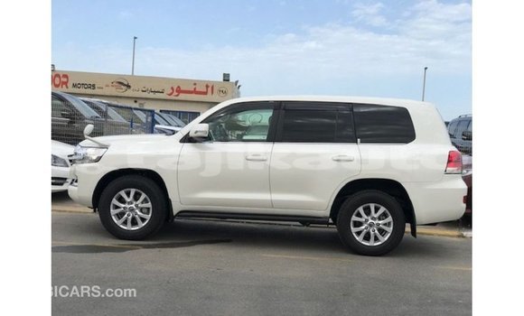 Buy Import Toyota Land Cruiser White Car in Import - Dubai in Dushanbe Buy Import Toyota Land Cruiser White Car in Import - Dubai in Dushanbe
