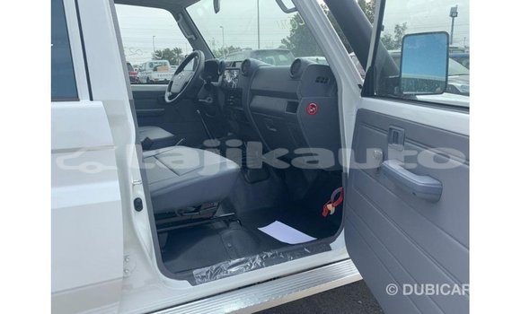 Buy Import Toyota Land Cruiser White Car in Import - Dubai in Dushanbe Buy Import Toyota Land Cruiser White Car in Import - Dubai in Dushanbe